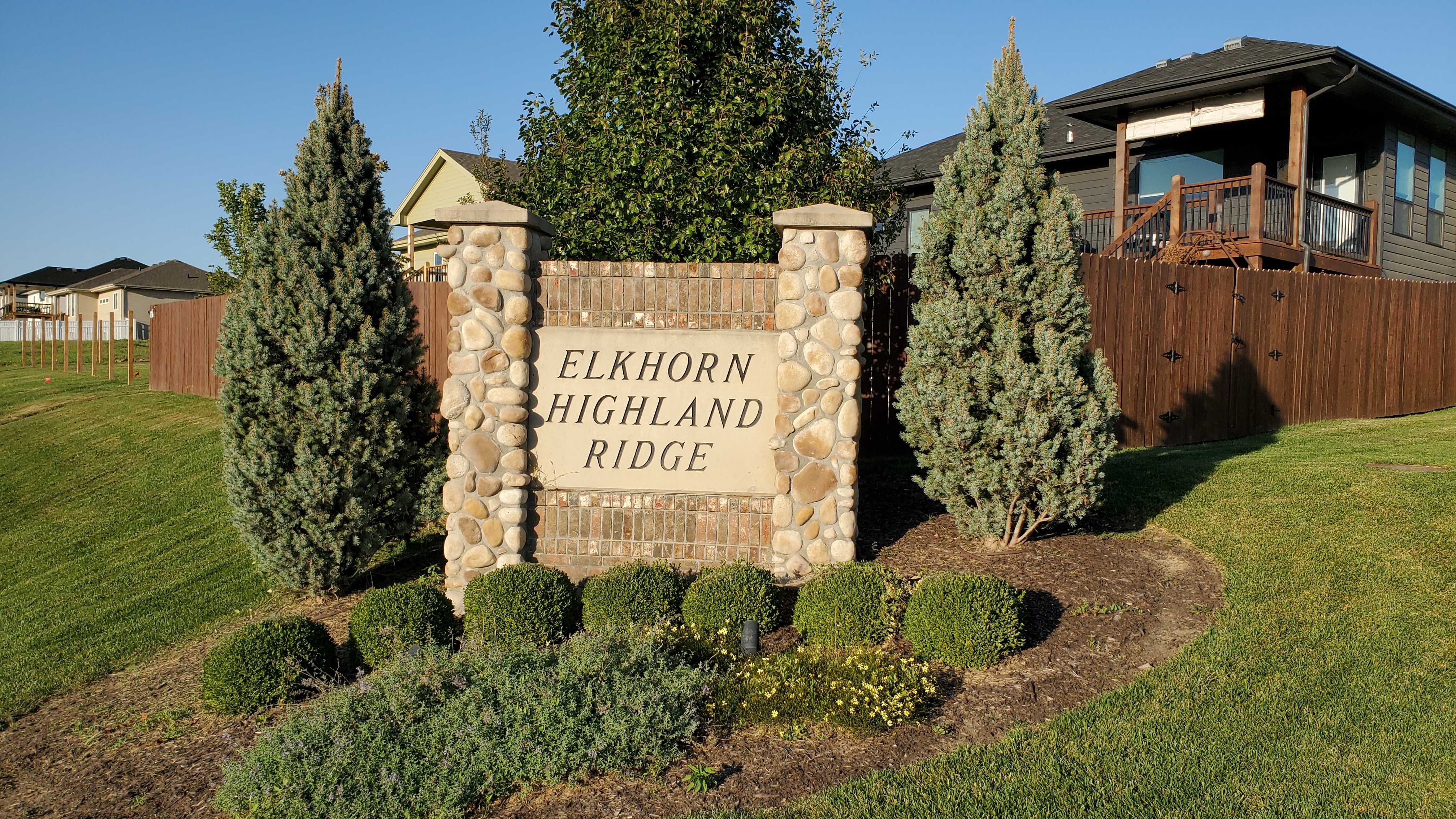 Elkhorn Highland Ridge Neighborhood Sign